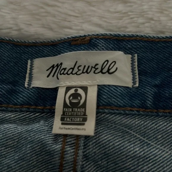 Madewell distressed relax denim blue shorts. - Picture 9 of 11